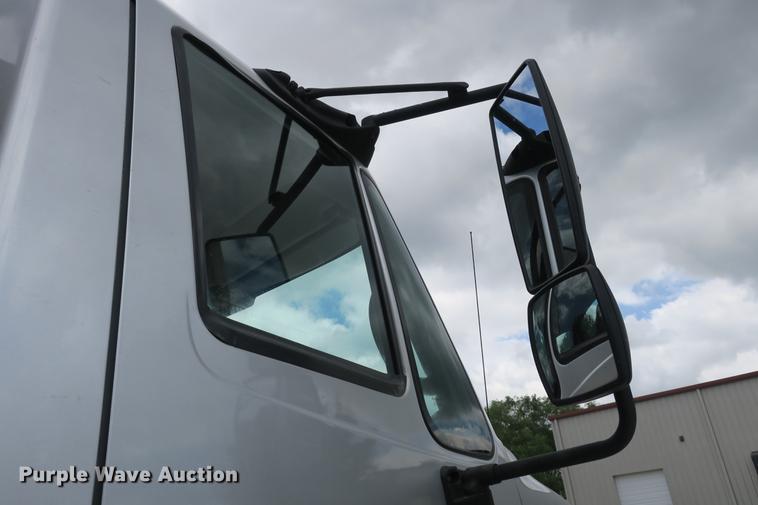 image for item DE3755 2011 International ProStar flatbed truck