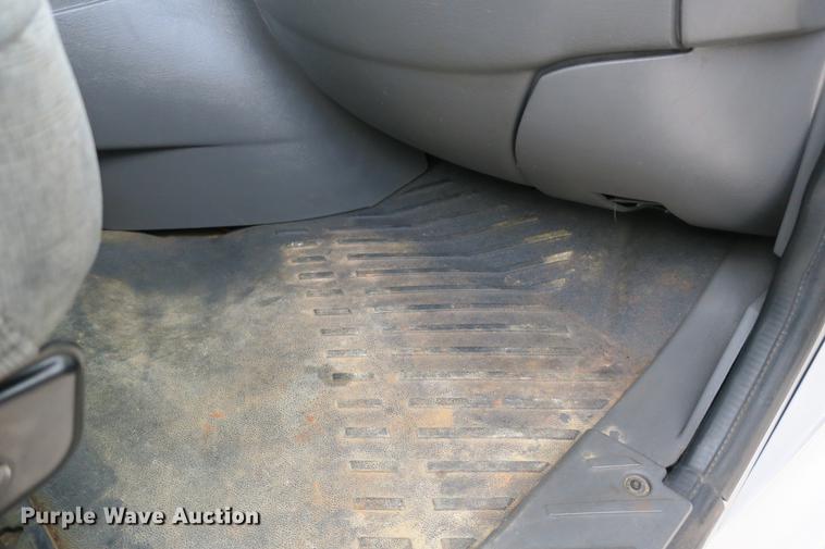 image for item DE3755 2011 International ProStar flatbed truck