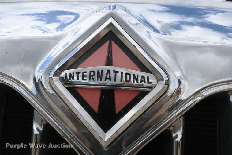 image for item DE3755 2011 International ProStar flatbed truck