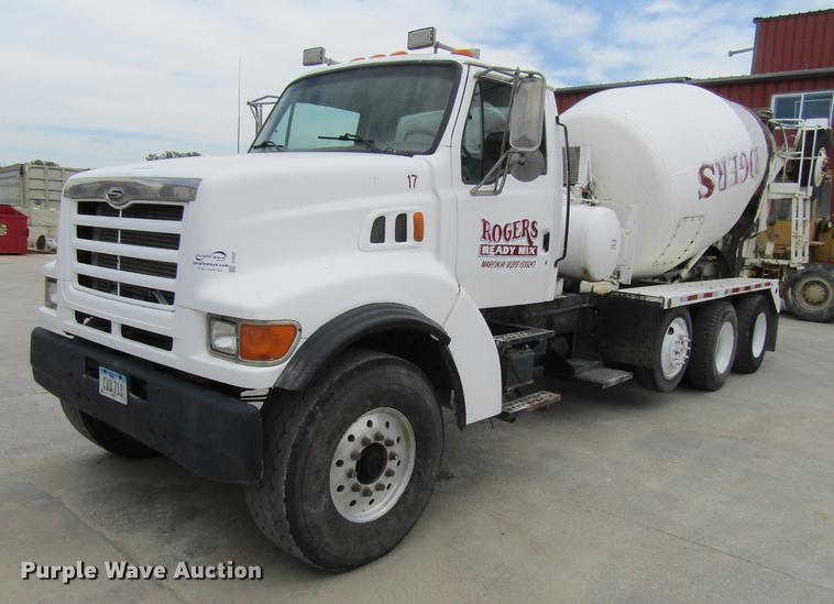 image for item DF3819 2000 Sterling LT9500 ready mix truck