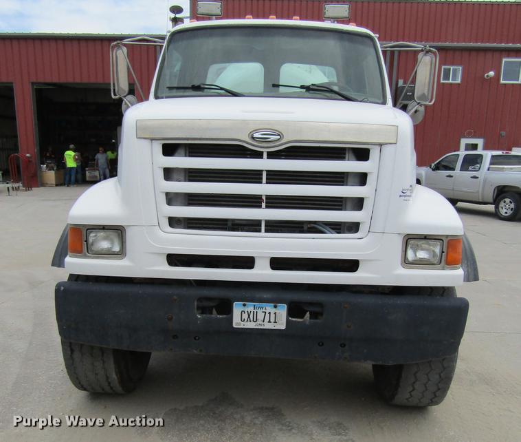 image for item DF3819 2000 Sterling LT9500 ready mix truck