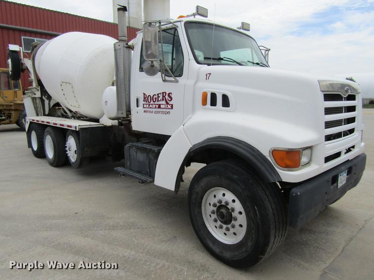 image for item DF3819 2000 Sterling LT9500 ready mix truck