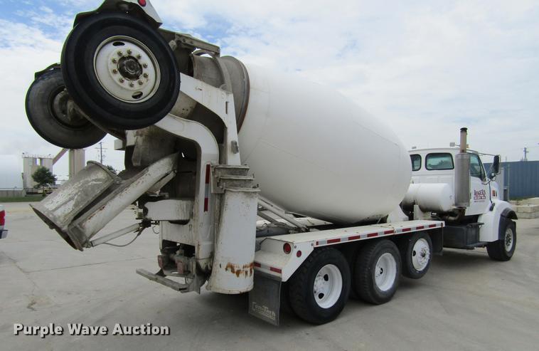 image for item DF3819 2000 Sterling LT9500 ready mix truck