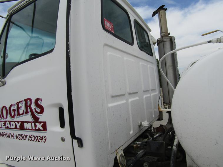 image for item DF3819 2000 Sterling LT9500 ready mix truck