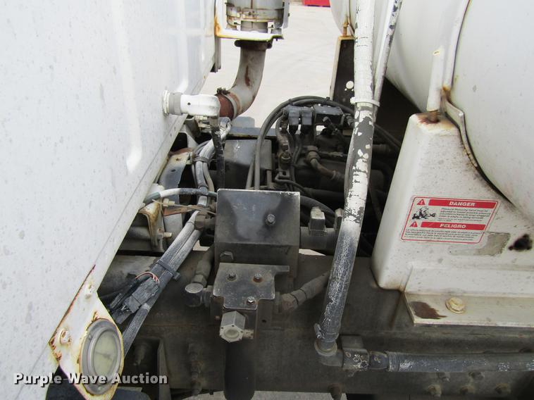 image for item DF3819 2000 Sterling LT9500 ready mix truck