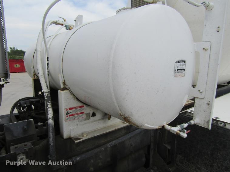 image for item DF3819 2000 Sterling LT9500 ready mix truck