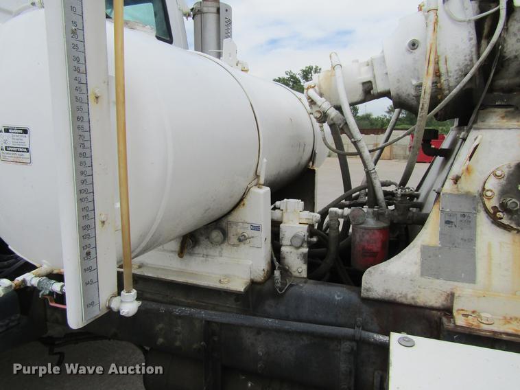 image for item DF3819 2000 Sterling LT9500 ready mix truck