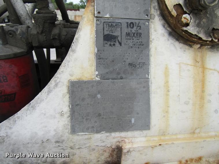 image for item DF3819 2000 Sterling LT9500 ready mix truck