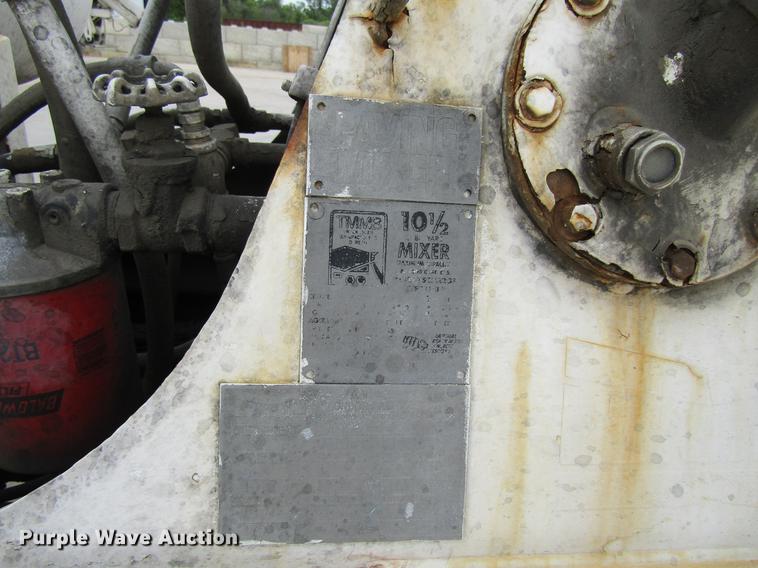 image for item DF3819 2000 Sterling LT9500 ready mix truck