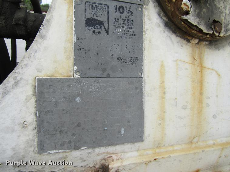 image for item DF3819 2000 Sterling LT9500 ready mix truck