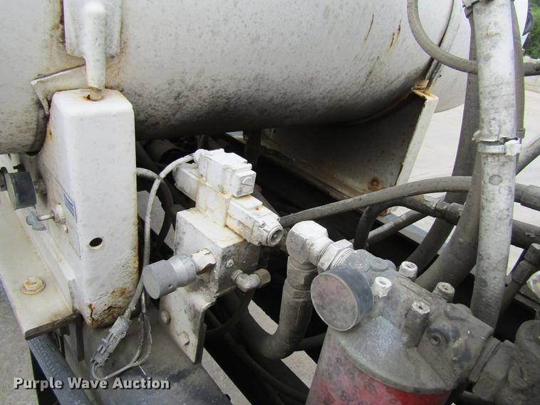 image for item DF3819 2000 Sterling LT9500 ready mix truck