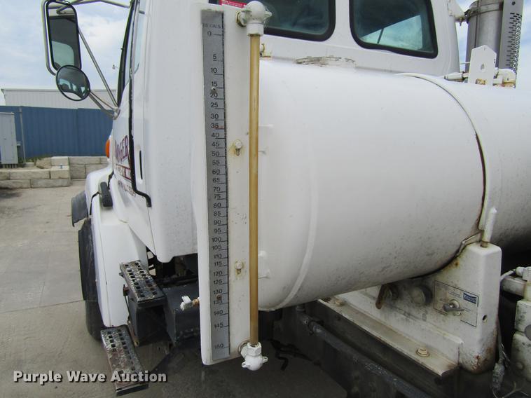 image for item DF3819 2000 Sterling LT9500 ready mix truck