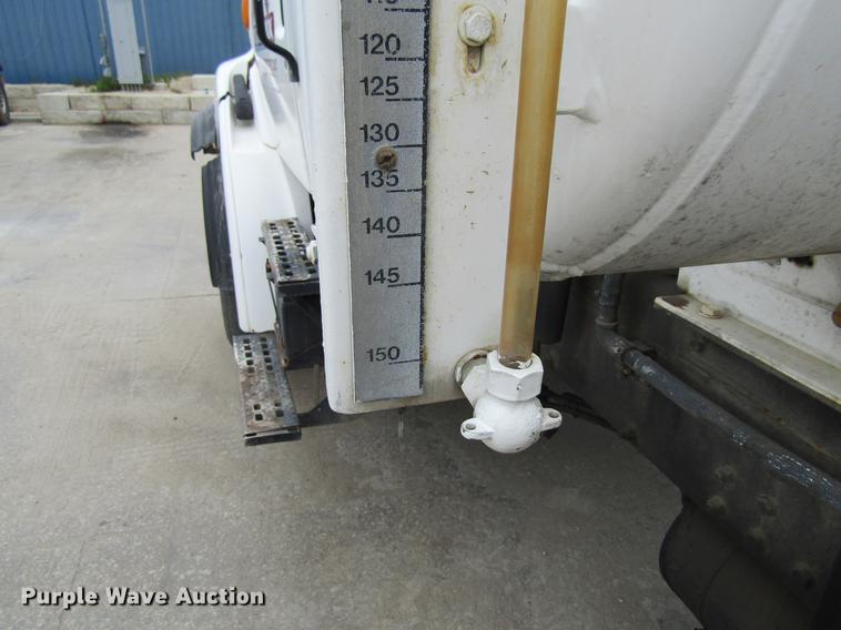 image for item DF3819 2000 Sterling LT9500 ready mix truck