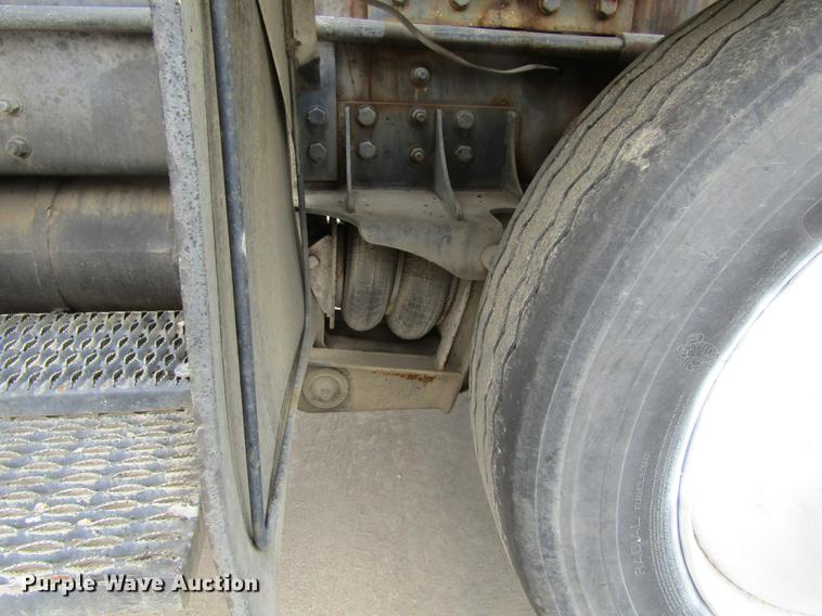 image for item DF3819 2000 Sterling LT9500 ready mix truck