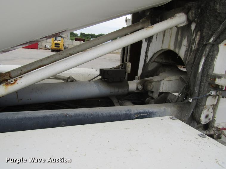 image for item DF3819 2000 Sterling LT9500 ready mix truck