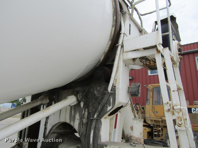 image for item DF3819 2000 Sterling LT9500 ready mix truck