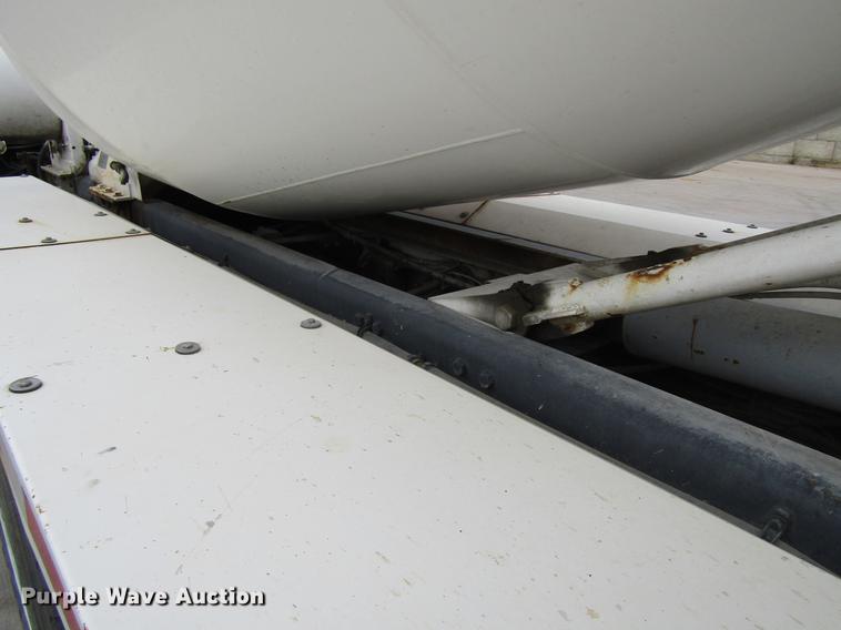 image for item DF3819 2000 Sterling LT9500 ready mix truck