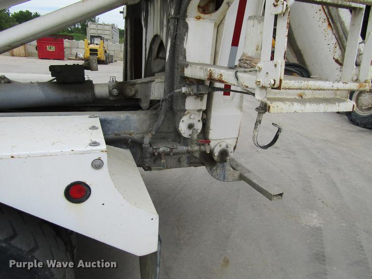image for item DF3819 2000 Sterling LT9500 ready mix truck