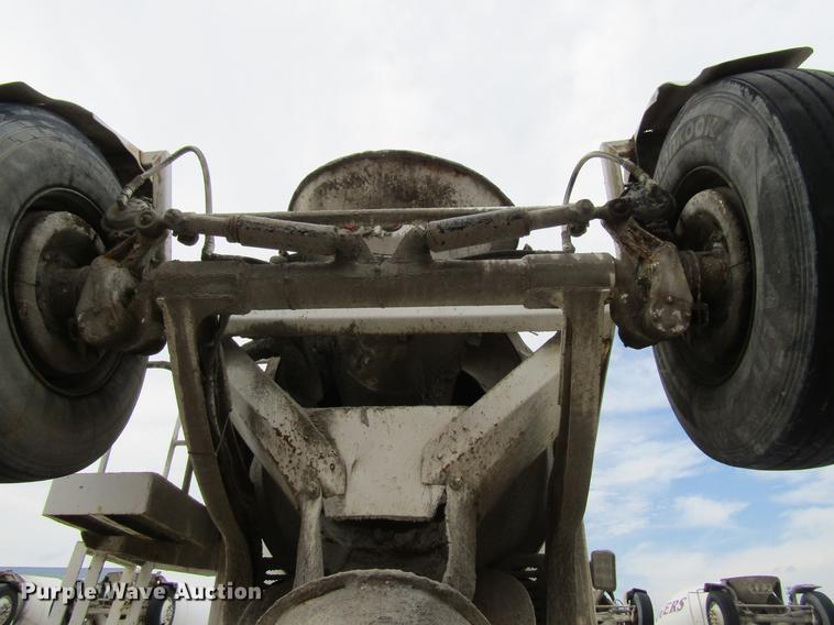 image for item DF3819 2000 Sterling LT9500 ready mix truck