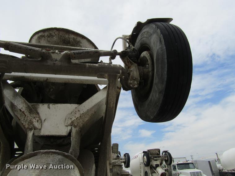 image for item DF3819 2000 Sterling LT9500 ready mix truck