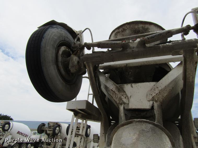 image for item DF3819 2000 Sterling LT9500 ready mix truck