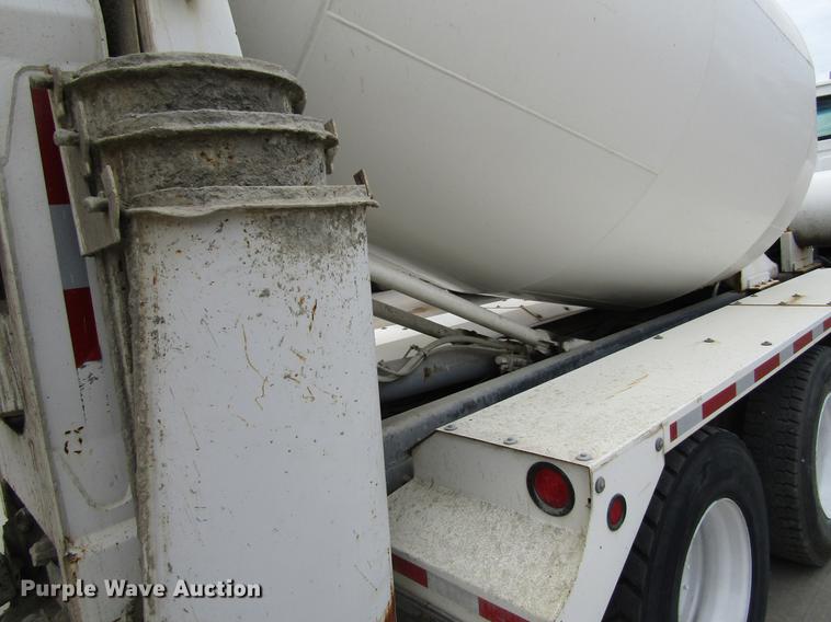 image for item DF3819 2000 Sterling LT9500 ready mix truck