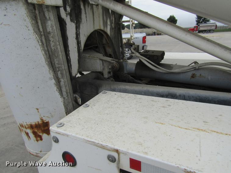 image for item DF3819 2000 Sterling LT9500 ready mix truck