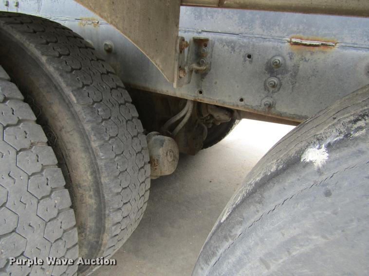 image for item DF3819 2000 Sterling LT9500 ready mix truck