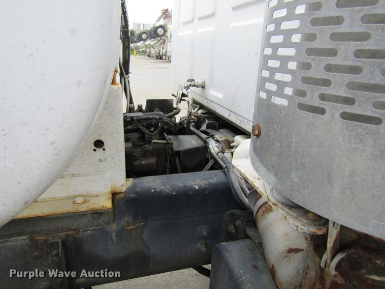 image for item DF3819 2000 Sterling LT9500 ready mix truck