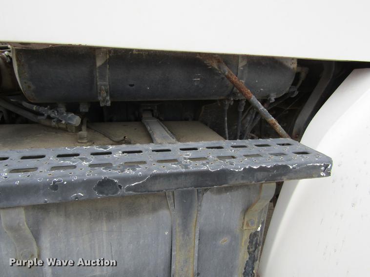 image for item DF3819 2000 Sterling LT9500 ready mix truck