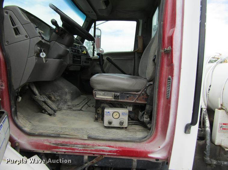 image for item DF3819 2000 Sterling LT9500 ready mix truck