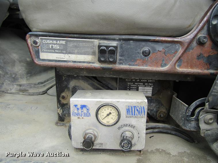 image for item DF3819 2000 Sterling LT9500 ready mix truck