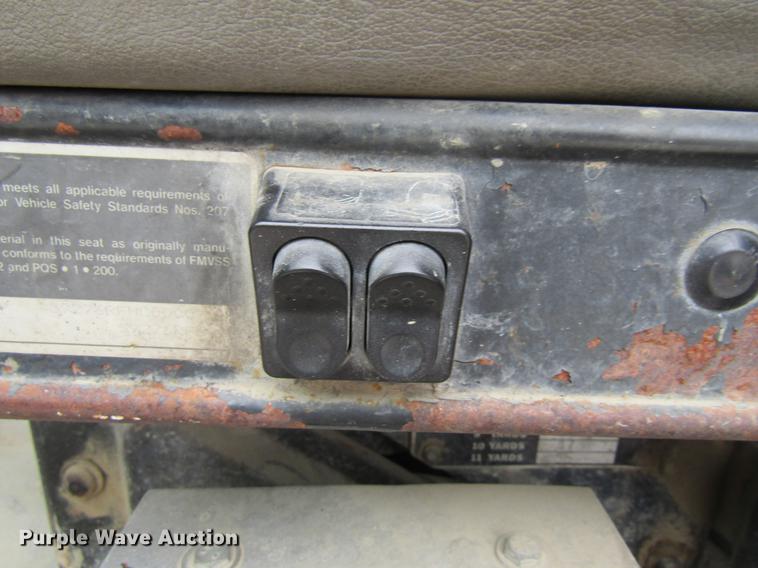 image for item DF3819 2000 Sterling LT9500 ready mix truck