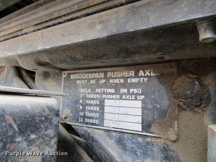 image for item DF3819 2000 Sterling LT9500 ready mix truck