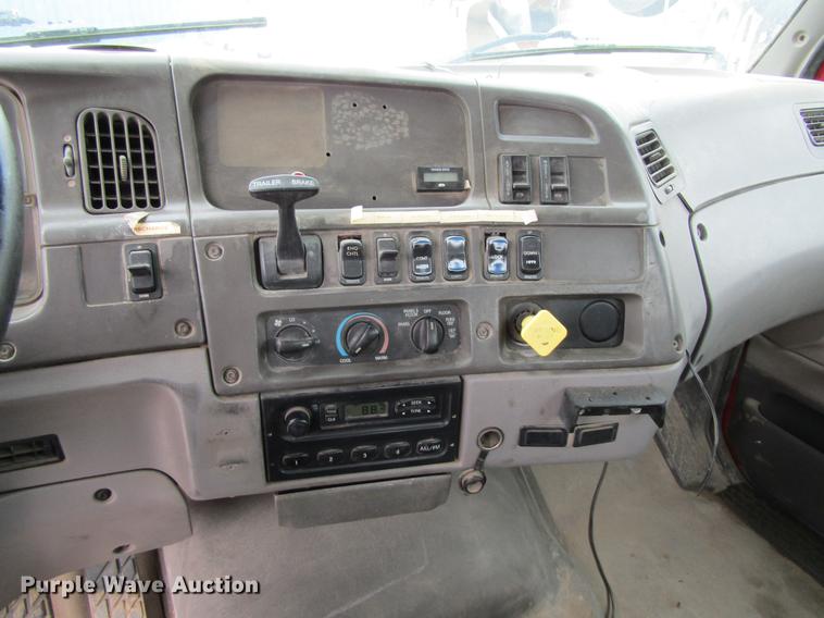 image for item DF3819 2000 Sterling LT9500 ready mix truck