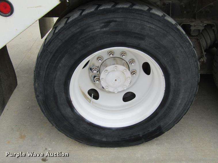 image for item DF3819 2000 Sterling LT9500 ready mix truck