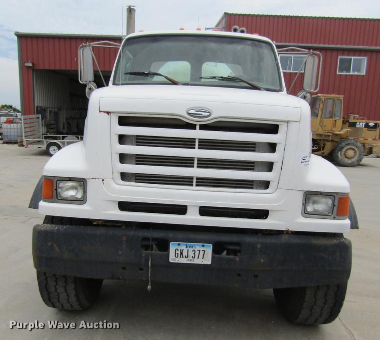 image for item DF3820 2000 Sterling L9500 ready mix truck
