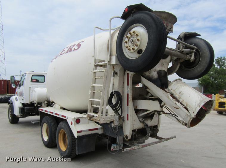 image for item DF3820 2000 Sterling L9500 ready mix truck