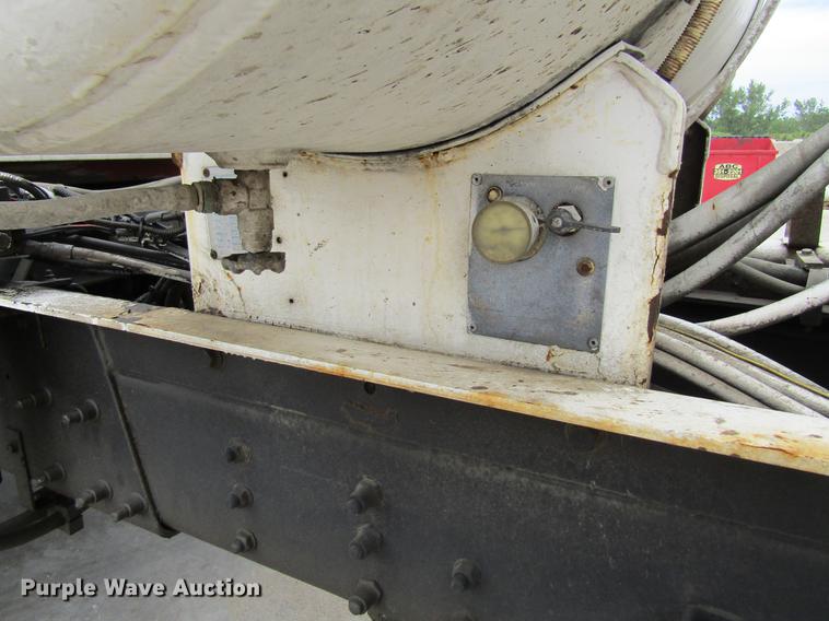 image for item DF3820 2000 Sterling L9500 ready mix truck