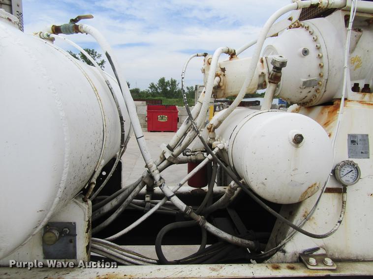 image for item DF3820 2000 Sterling L9500 ready mix truck