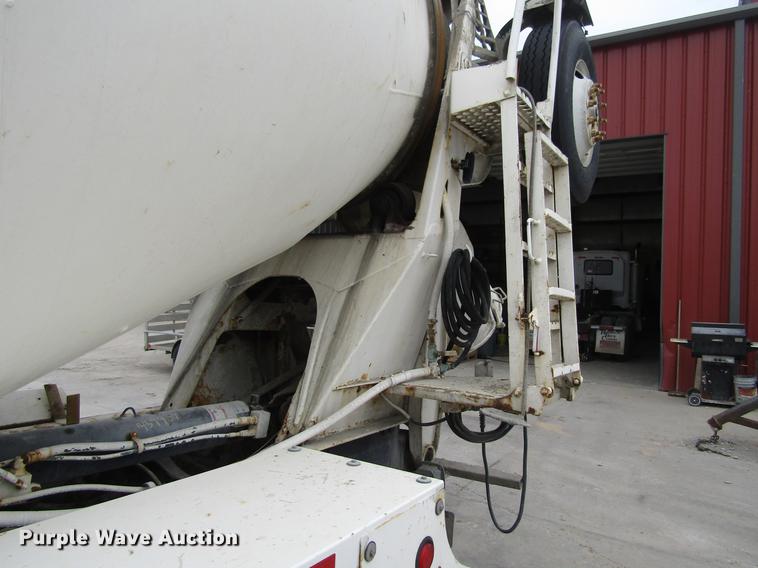 image for item DF3820 2000 Sterling L9500 ready mix truck