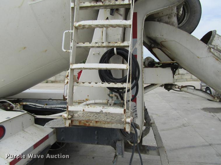 image for item DF3820 2000 Sterling L9500 ready mix truck