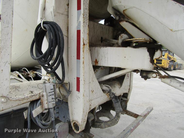 image for item DF3820 2000 Sterling L9500 ready mix truck