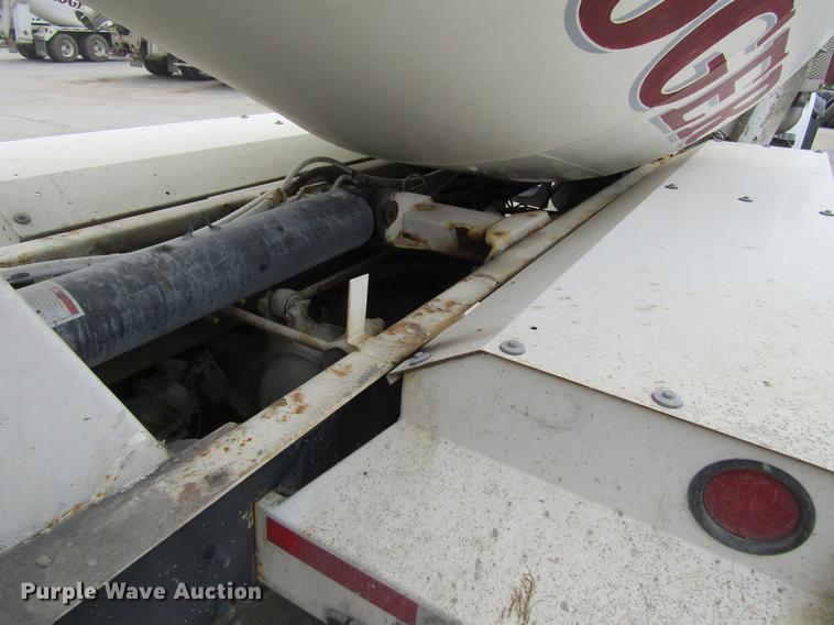 image for item DF3820 2000 Sterling L9500 ready mix truck