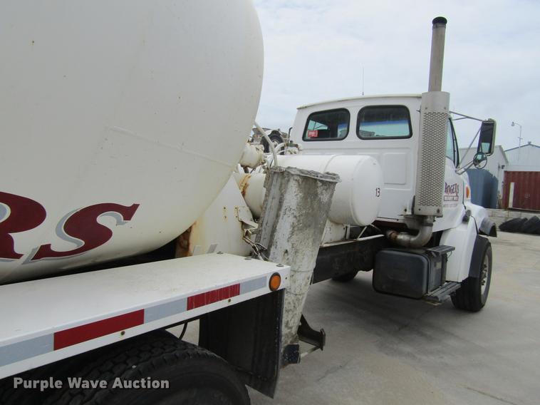 image for item DF3820 2000 Sterling L9500 ready mix truck