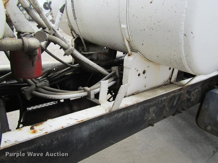 image for item DF3820 2000 Sterling L9500 ready mix truck