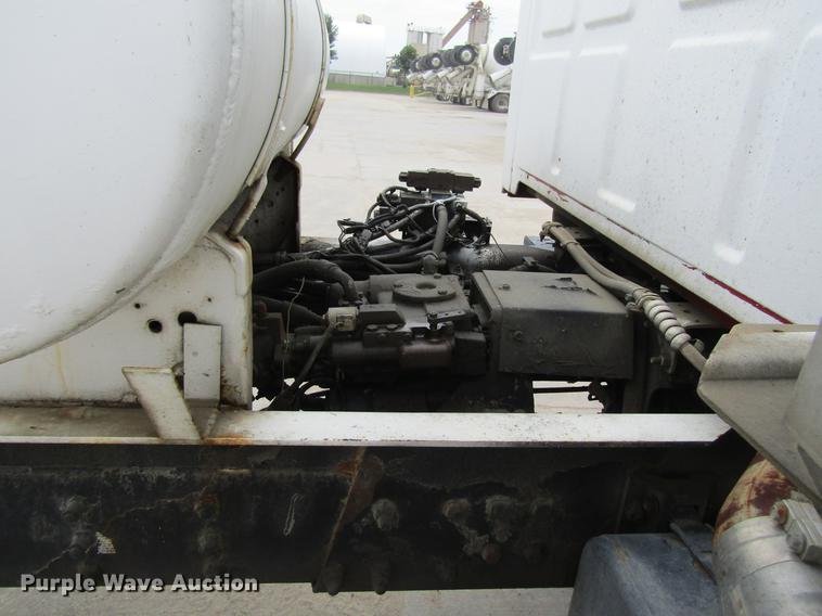 image for item DF3820 2000 Sterling L9500 ready mix truck