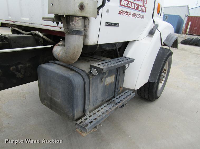 image for item DF3820 2000 Sterling L9500 ready mix truck