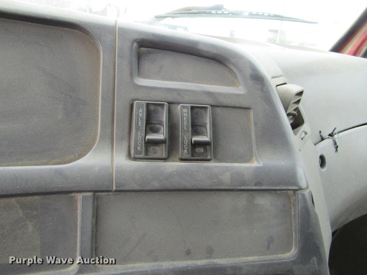 image for item DF3820 2000 Sterling L9500 ready mix truck