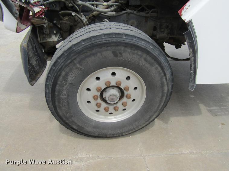 image for item DF3820 2000 Sterling L9500 ready mix truck